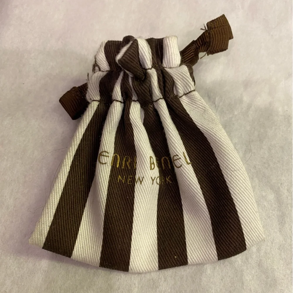 Henri Bendel Pouch - Picture 2 of 2